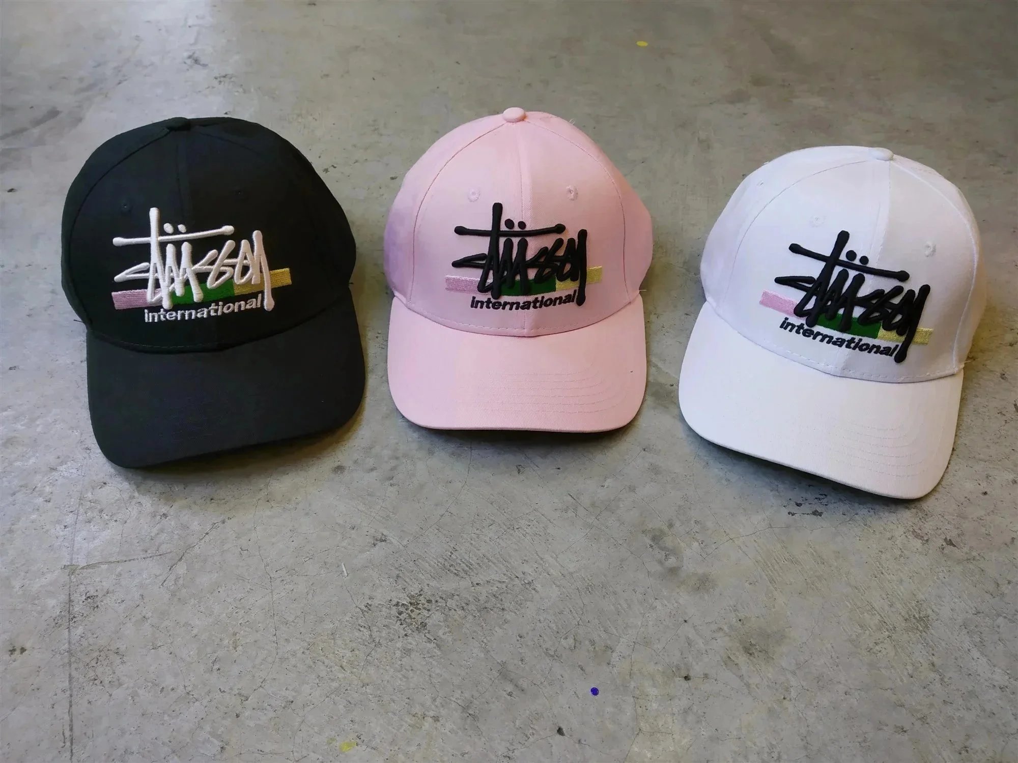 Tricolor baseball cap
