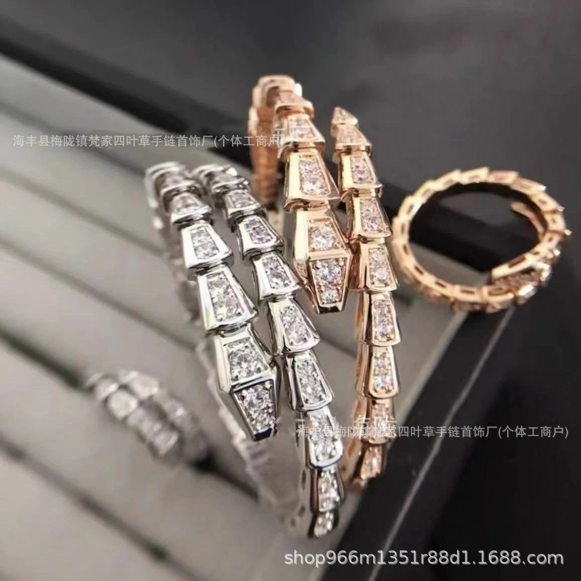 Bulgari Spirit Snake Bracelet, Plated 18k Rose Color Temperament Full Star Open, Fashion Snake Bone Bracelet, High-End Sense