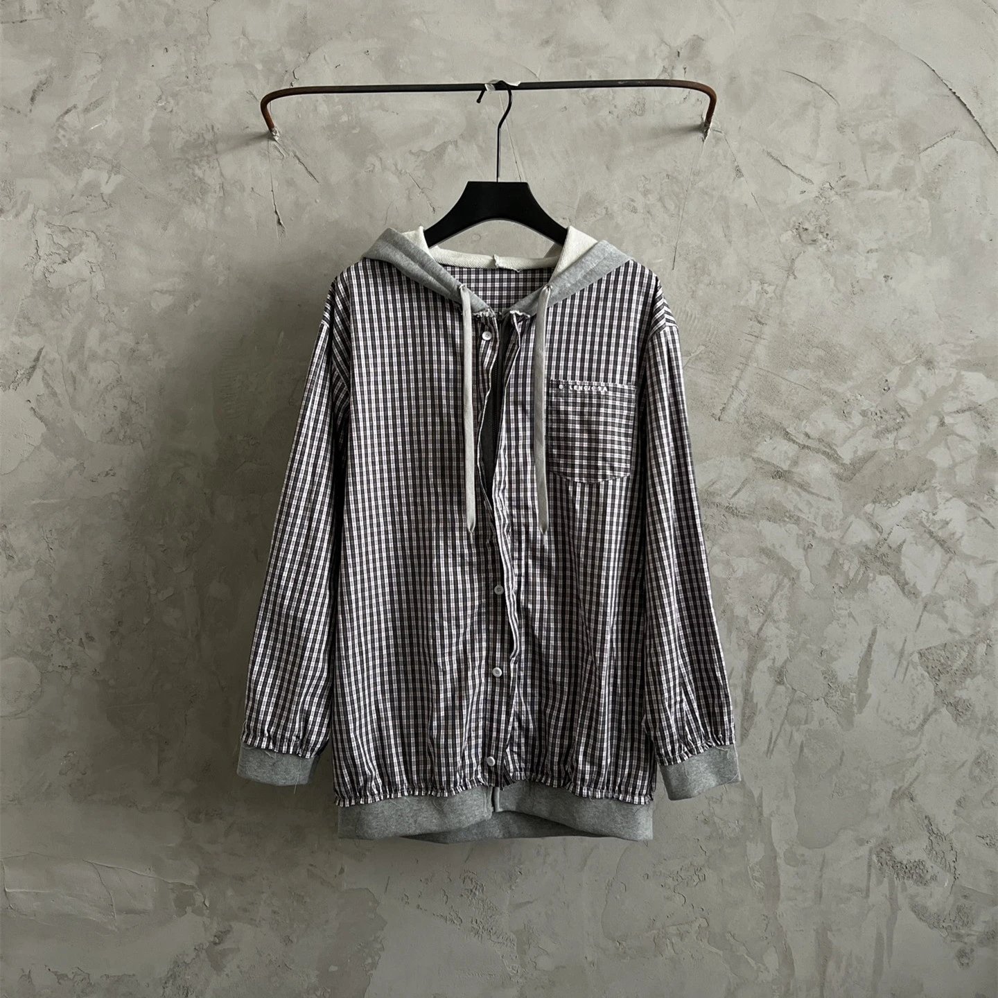 25 new style Balenciaga embroidery letter spliced versatile worn-out process hooded shirt