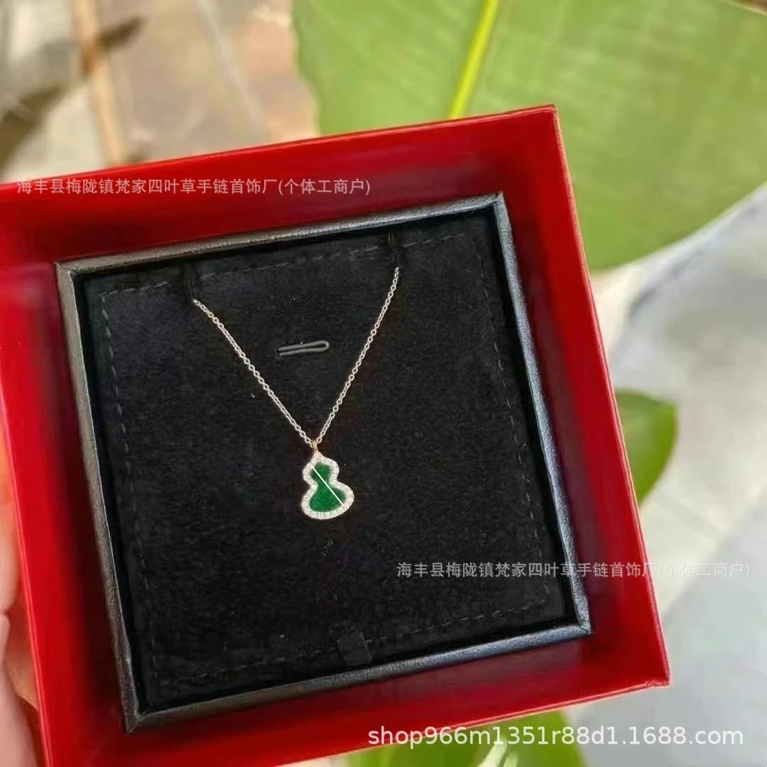 Qeelin New Style Plated 18K Gold Gourd Necklace, Red Agate White Mother-of-Pearl Rose Gold Diamond-studded Pendant Collarbone Chain Gift