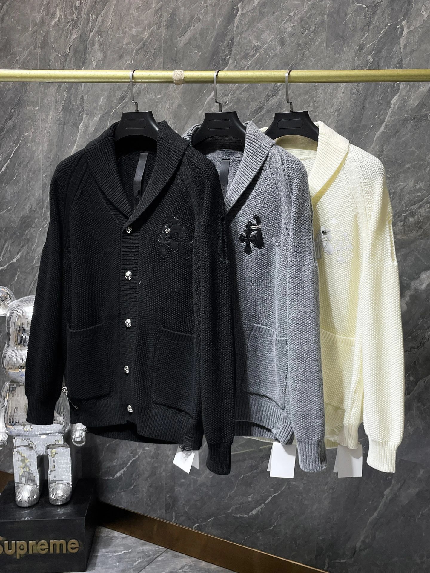 24ss Chrome Hearts New Style Banana Collar Wool Leather Patch Silver Button Cardigan Sweater Knitwear Unisex White Base