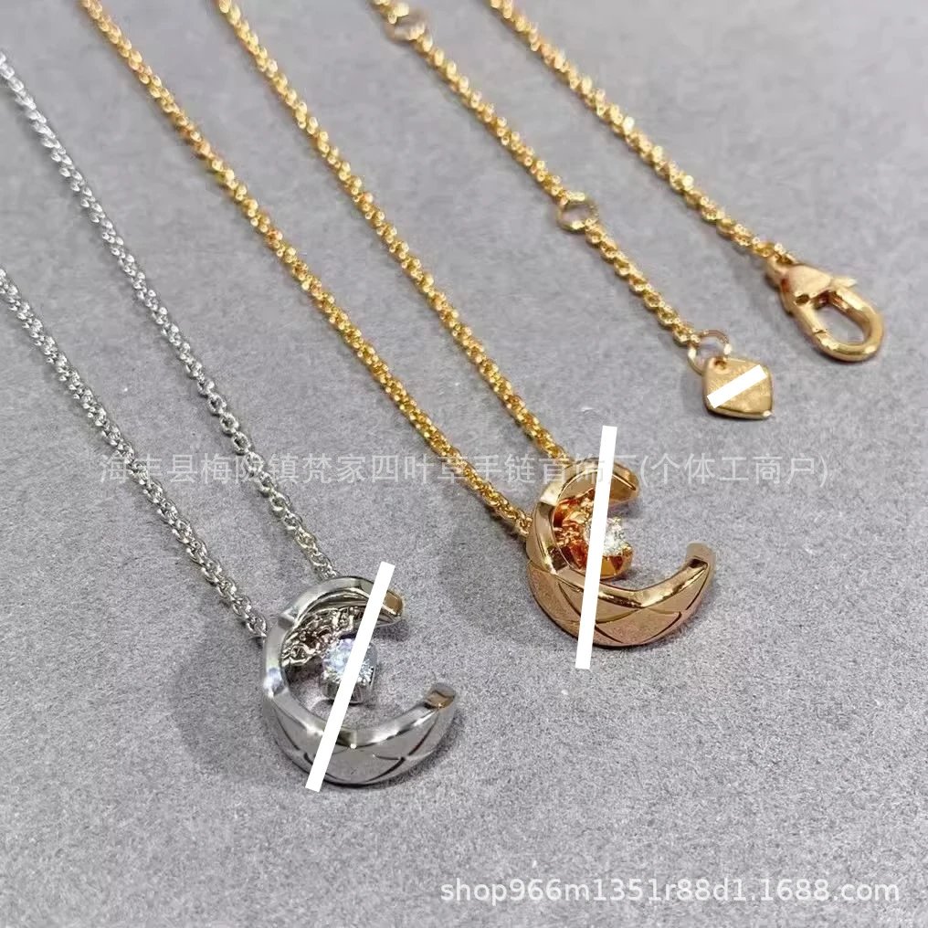 High-End Sailor Moon Necklace for Women, Diamond-Studded Quilted Pattern, Chanel Style Plated 18k Rose Gold Luxury Chanel Sweater Chain