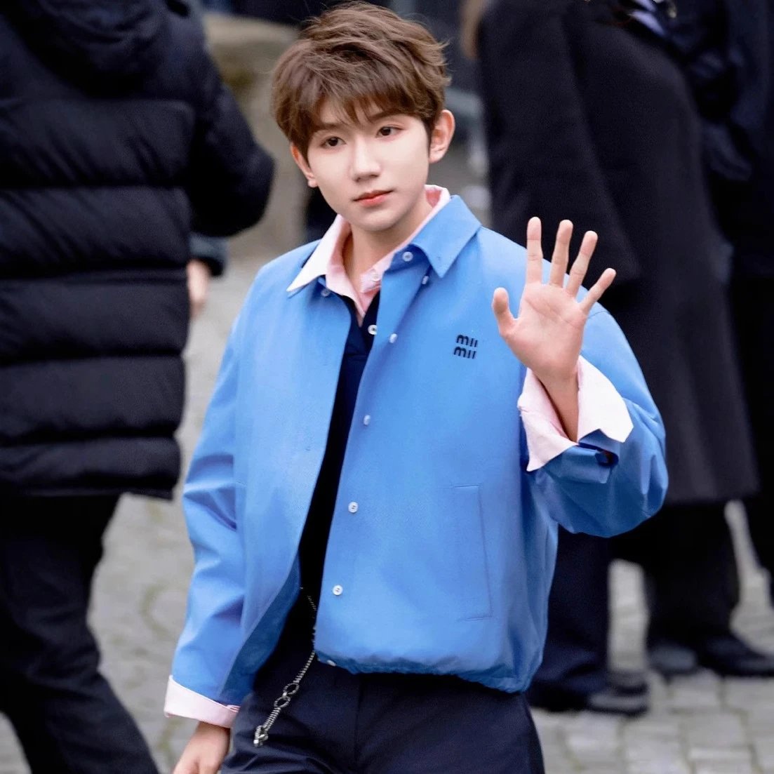 2025 New Miu Miu Wang Yuan Same Embroidery Letter Lapel Shirt Jacket