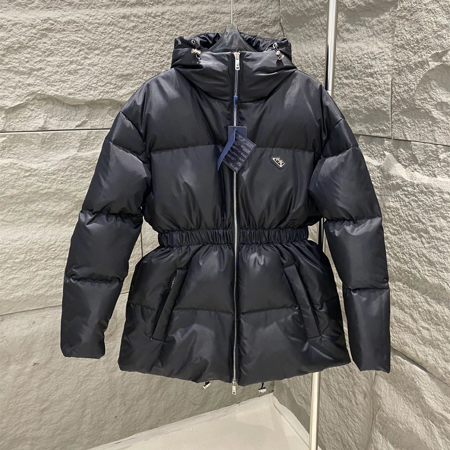 Prada Recycled Nylon Ant Waist Slim Fit 90% White Duck Down Jacket