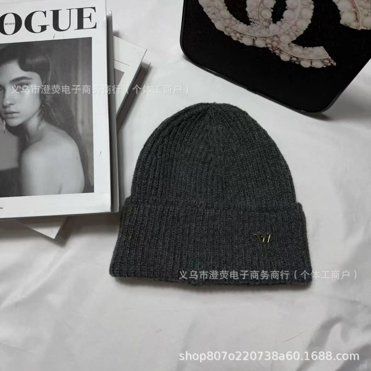 LV Letter Knit Hat Men Women Autumn Winter Warm Fashion Versatile Couple Beanie Cold Hat