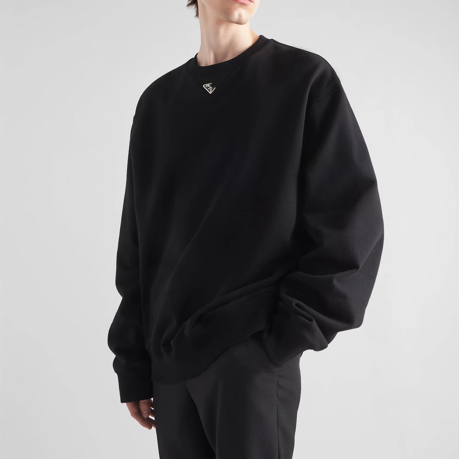 Prada classic basic style triangle metal steel label crewneck pullover sweatshirt men's and women's-