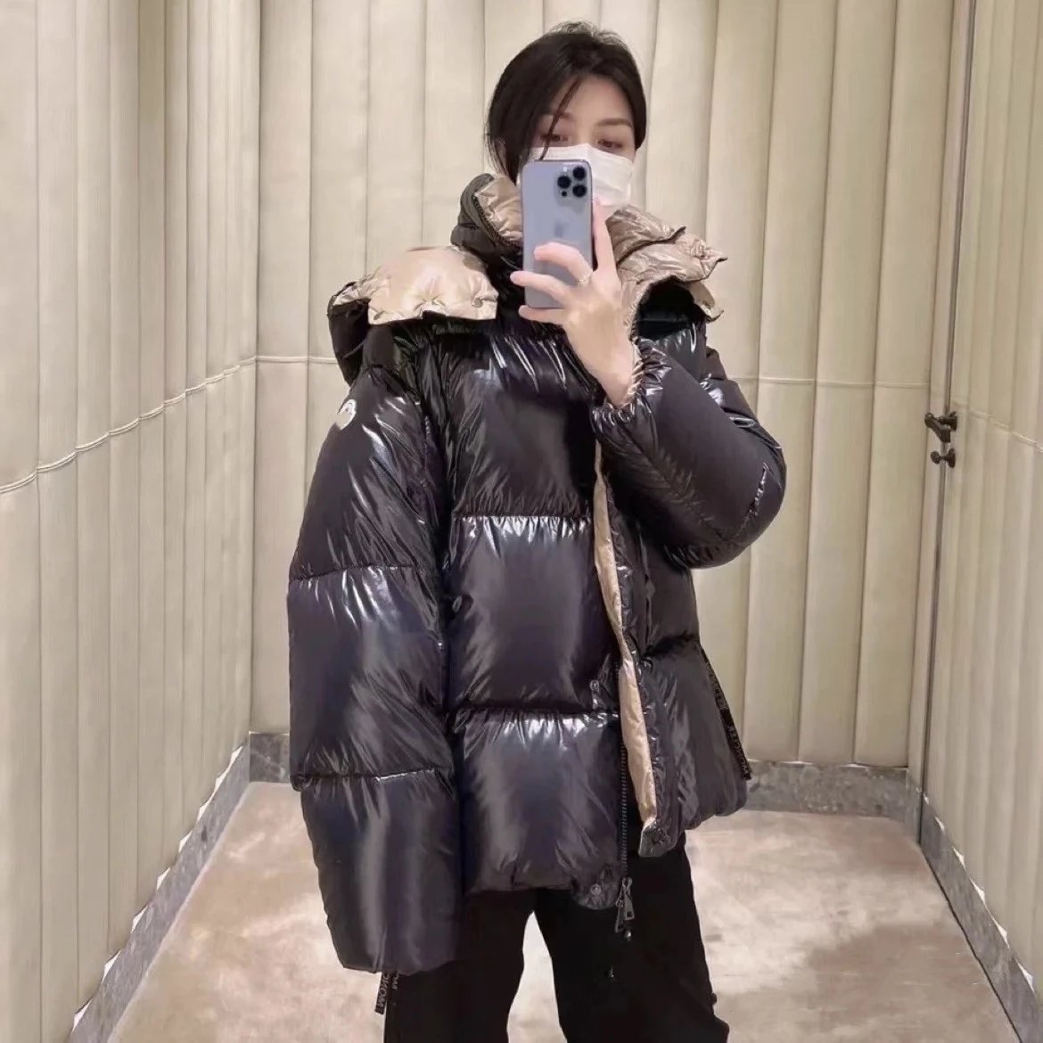 Moncler Shiny Patent Nylon Black Gold Contrast 90% White Duck Down Short Women's Jacket