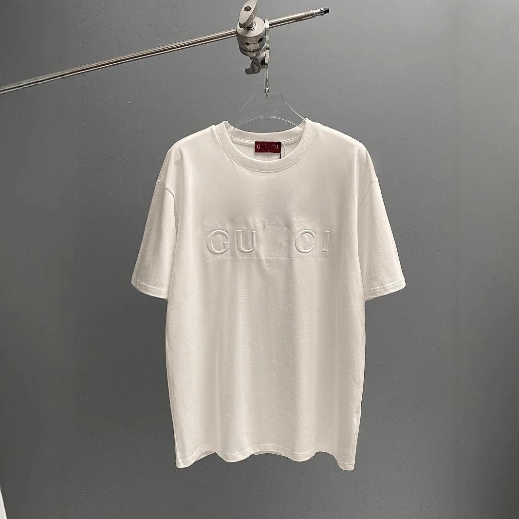 2025 New Gucci Letter 3D Embossed Minimalist Solid Color Short Sleeve T-shirt Top Unisex