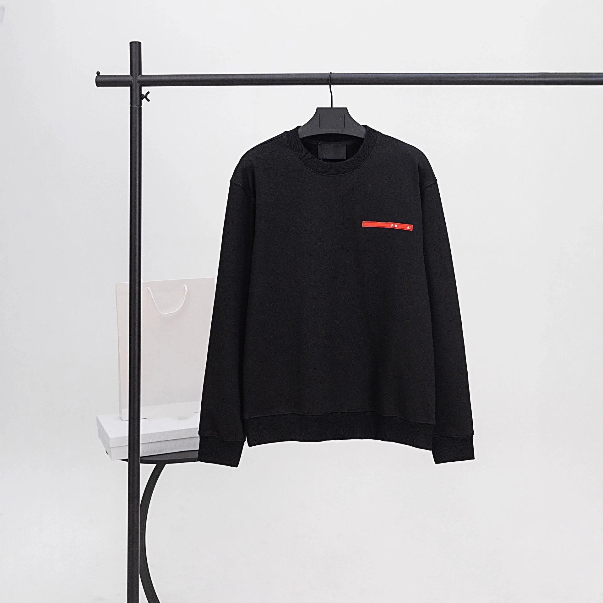Prada classic basic style classic red silicone strip crewneck pullover sweatshirt men's and women's