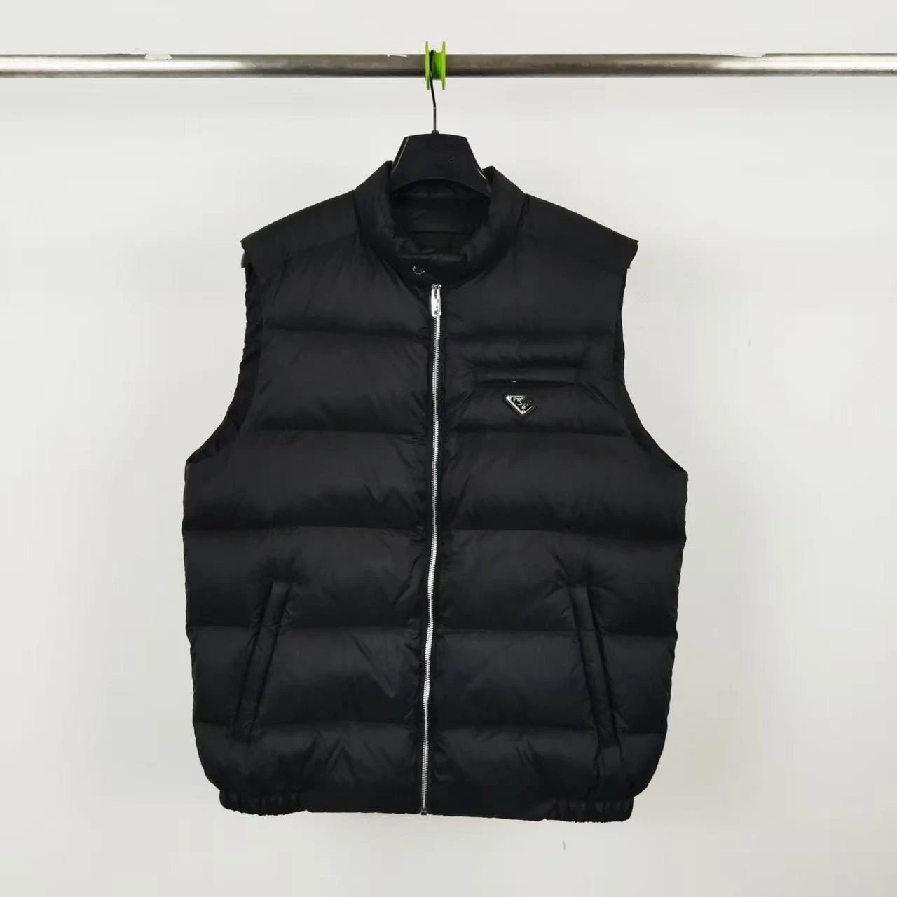 Prada Basic Style Minimalist Triangle Logo 90% White Duck Down Vest for Men and Women-