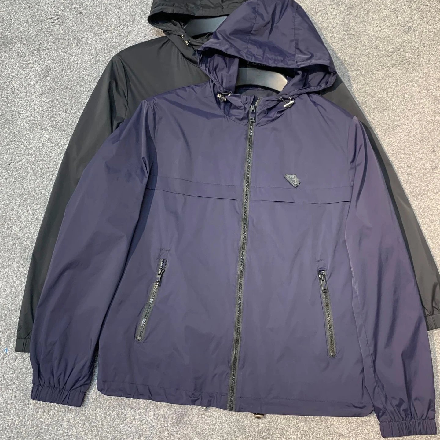 2025 New Prada Classic Metal Plate Unisex Hooded Windbreaker Jacket
