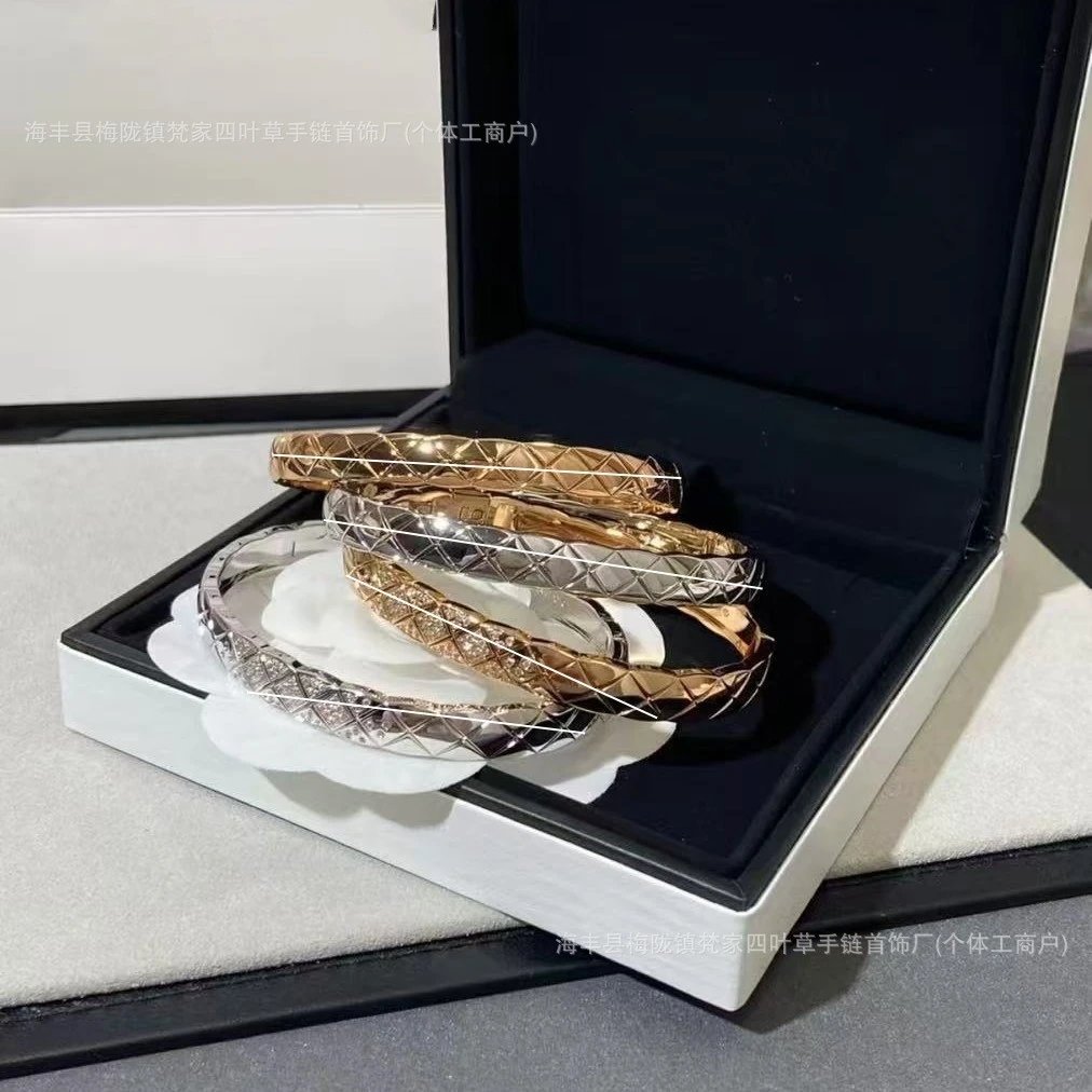 Chanel Precision Edition Quilted Diamond-Free/Diamond-Set Bracelet for Women Original V Gold Light Luxury Premium Mesh Bangle