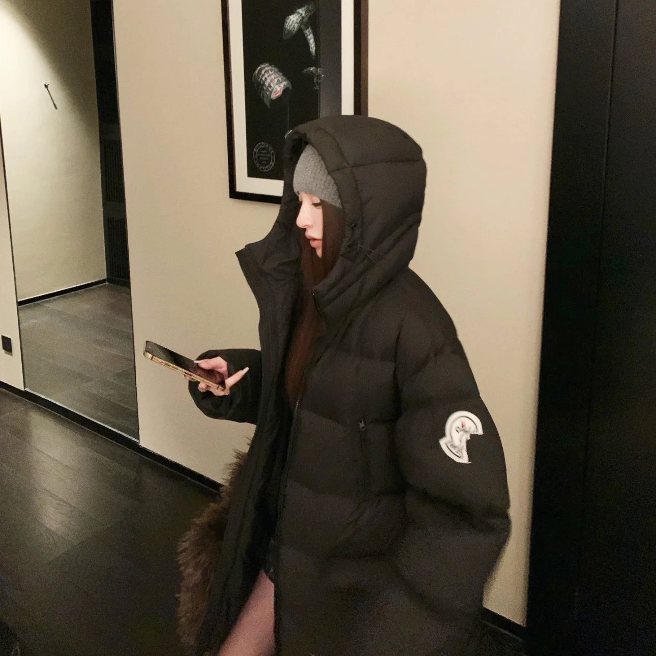 Moncler Internet Famous Style Medium Long Large Felt Badge 90% White Down Jacket