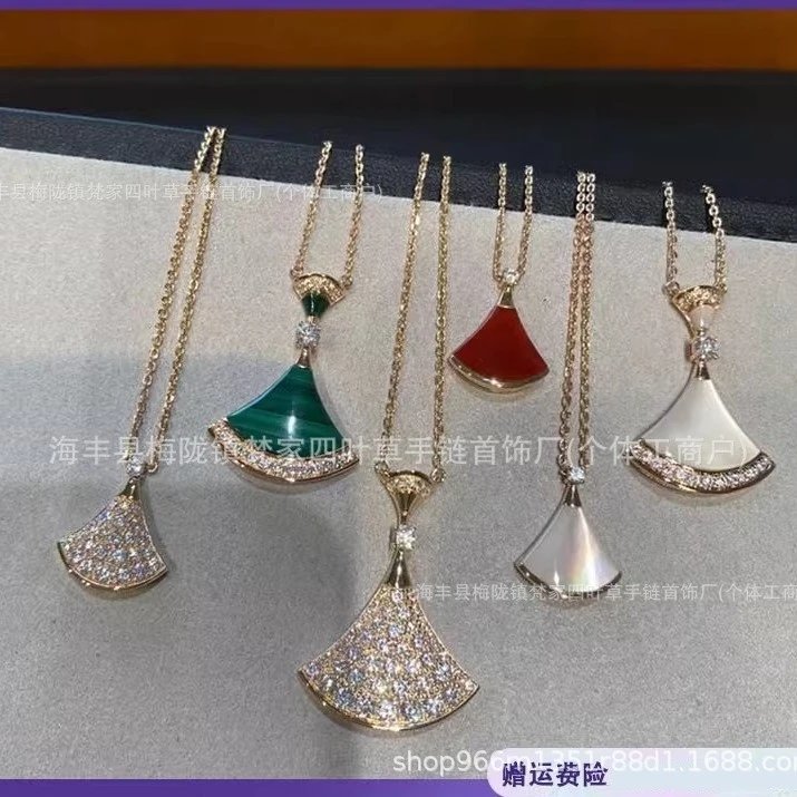 New Style Fan-shaped Small Dress Necklace for Women, Sterling Silver Plated 18K Gold, Luxury White Mother-of-Pearl Collarbone Chain, Large Fan Pendant