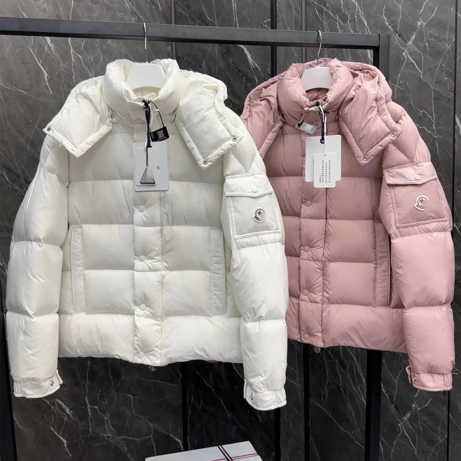 Moncler Classic Style Matte Maya Short Parka 90% White Duck Down Jacket for Men and Women
