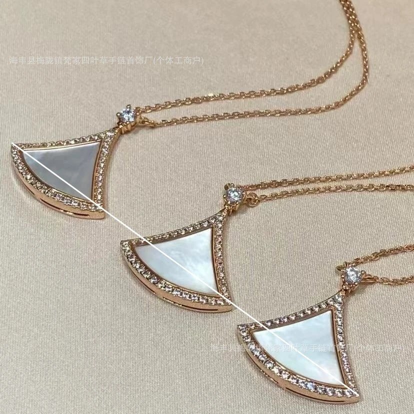 Bulgari Qixi Festival Dress Necklace V Gold, High-Quality CNC Exquisite Carving White Mother-of-Pearl Fan Malachite Fan-shaped Collarbone Chain
