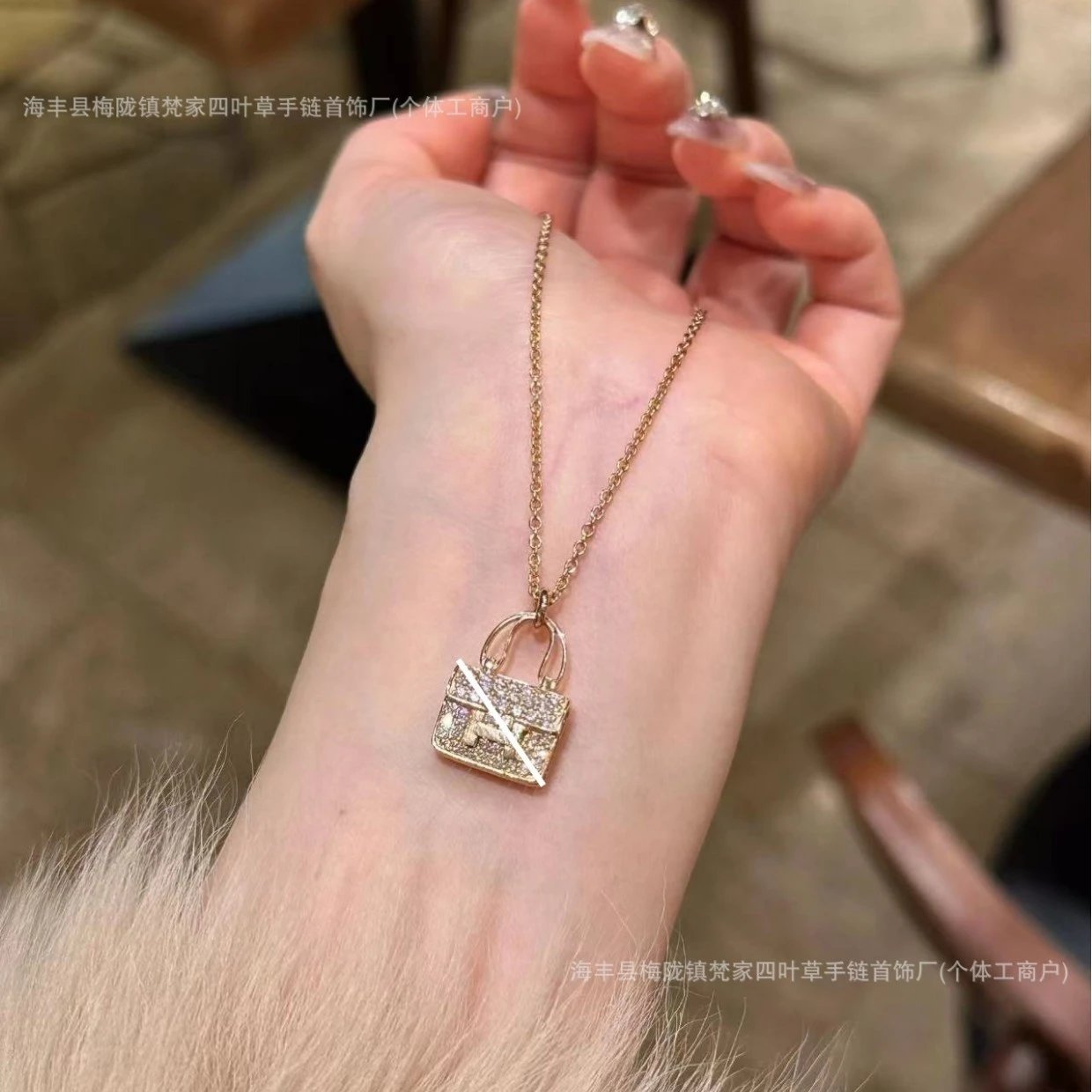 Hermès Diamond-studded H Constance Bag Necklace Collarbone Chain for Women, Plated 18K Gold Rose Gold Pendant Collarbone Chain
