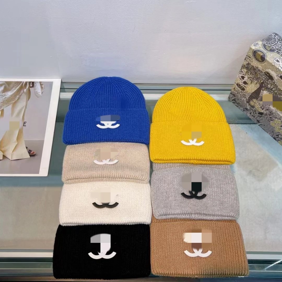 Bestseller Autumn Winter INS Internet Famous Same Style Chanel Knit Hat Men Fashion Matching Headwarmer