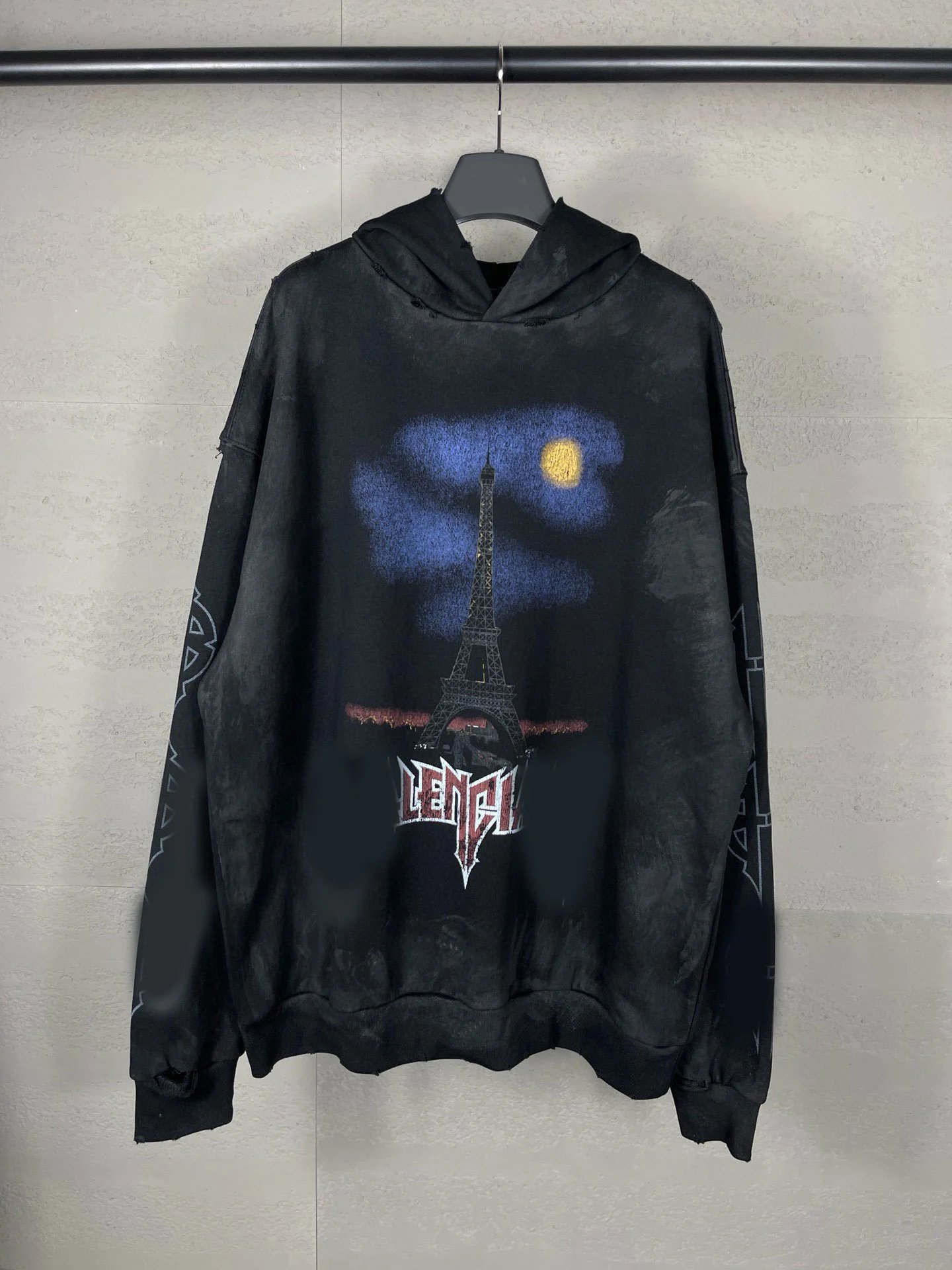 Balenciaga Eiffel Tower Spray Ink Graffiti Hand-Painted Gradient Color Print Wash Distressed Destroyed Hoodie Unisex Style