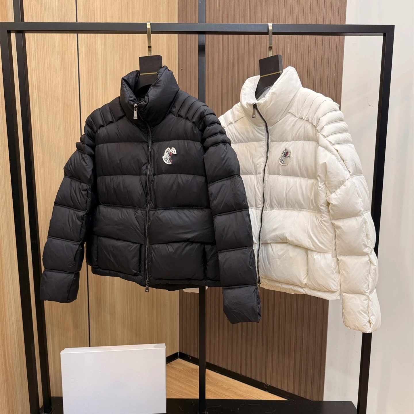 2025 Autumn Winter New Style Moncler 90% White Duck Down Puffy Down Jacket for Men and Women