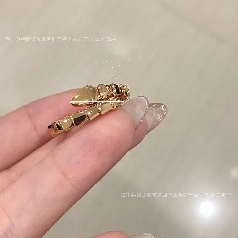 Bulgari Spirit Snake Ring for Women, Full Diamond Spring Snake Bone Ring, Unisex Couple Rings, Snake-shaped Index Finger Ring