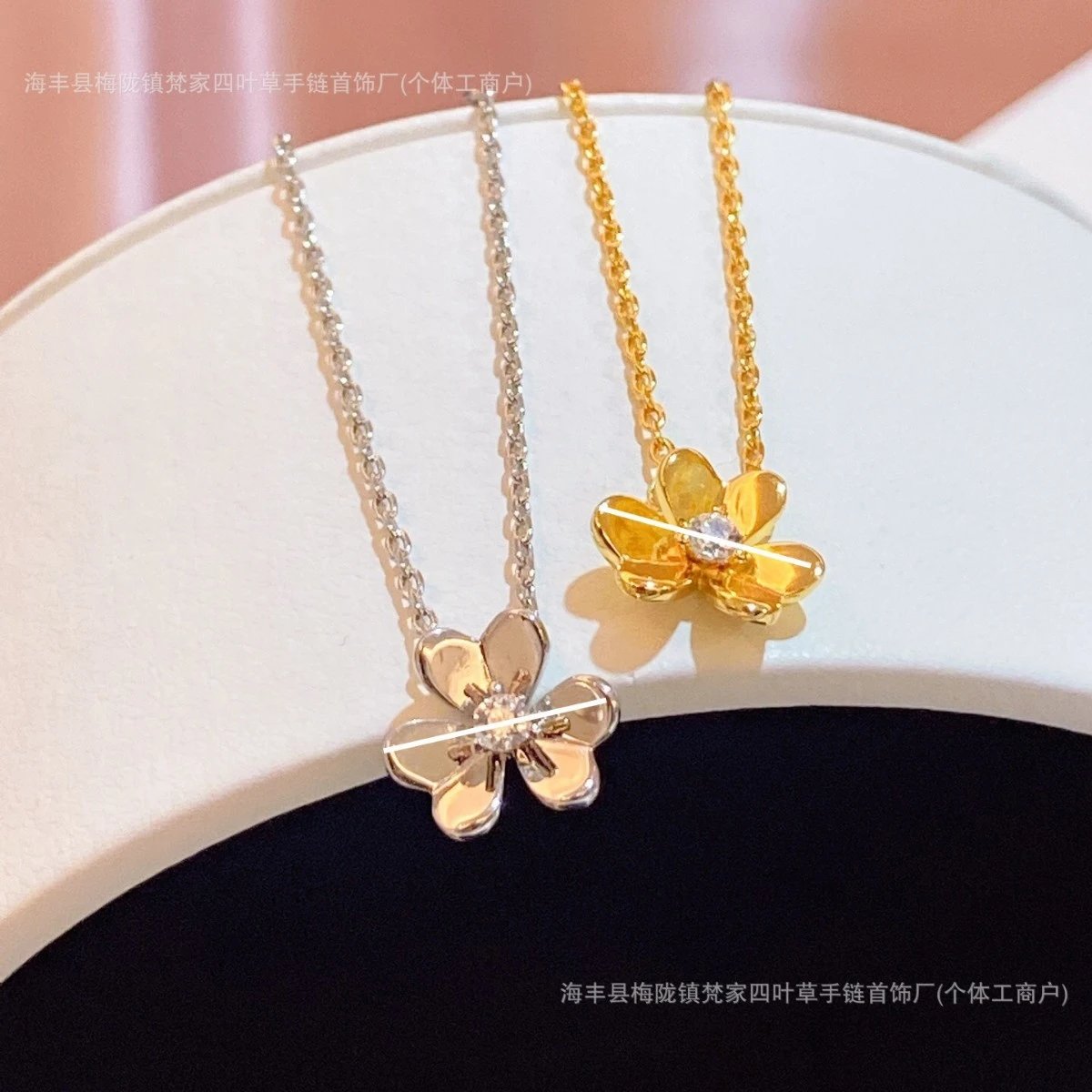 Van Gogh Three-Leaf Clover Necklace for Women, Full Diamond Petal Lucky Grass Plated 18k Rose Gold Collarbone Chain, High-End Internet Celebrity Summer