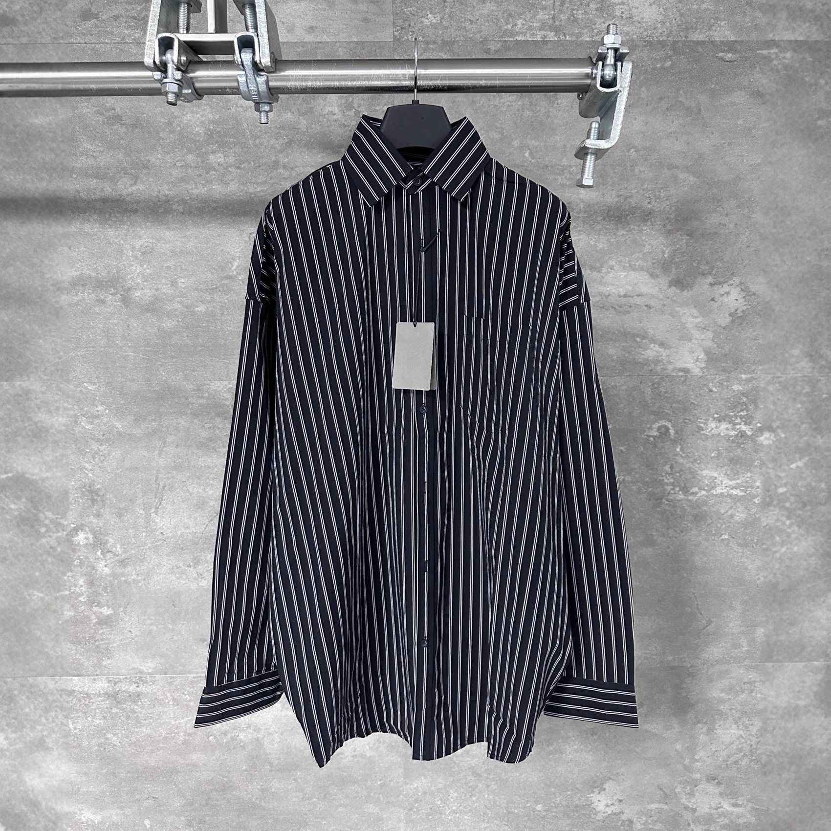 25 new style Balenciaga black white cotton satin stripe back letter shirt men's and women's