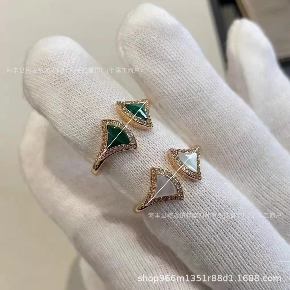 Bulgari Plated 18k Rose Gold Small Fan Open Ring, White Mother-of-Pearl Ring, Fan-shaped Couple Rings, Luxury High-End for Women