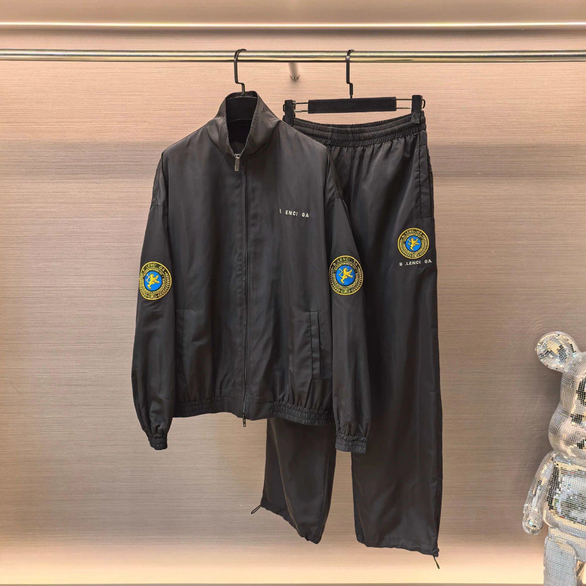 Balenciaga Collaboration Manchester United Badge Embroidery Logo Sport Jacket Sport Pants Suit