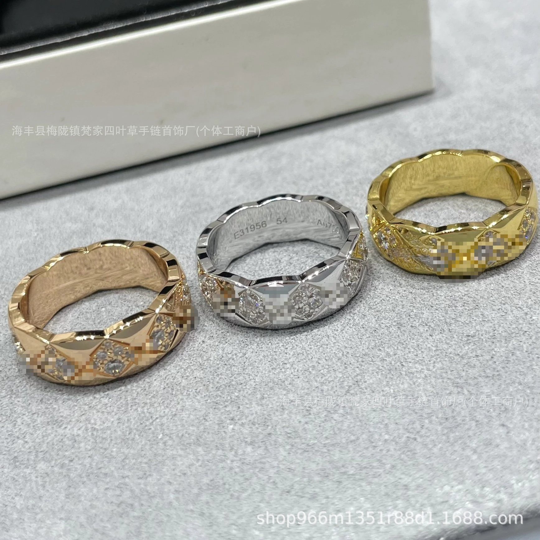 Chanel Craft New Style Classic Quilted Pattern Wide Version, Hand-set Square Diamond Ring, Stackable Versatile Finger Ring