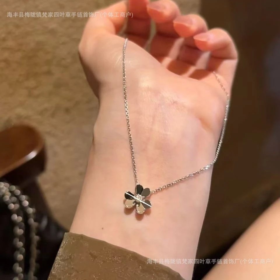 Van Gogh Plated 18k Rose Gold Three-Leaf Clover Necklace, Full Diamond Petal Single Diamond, Luxury Lucky Grass Collarbone Necklace for Women, Instagram St