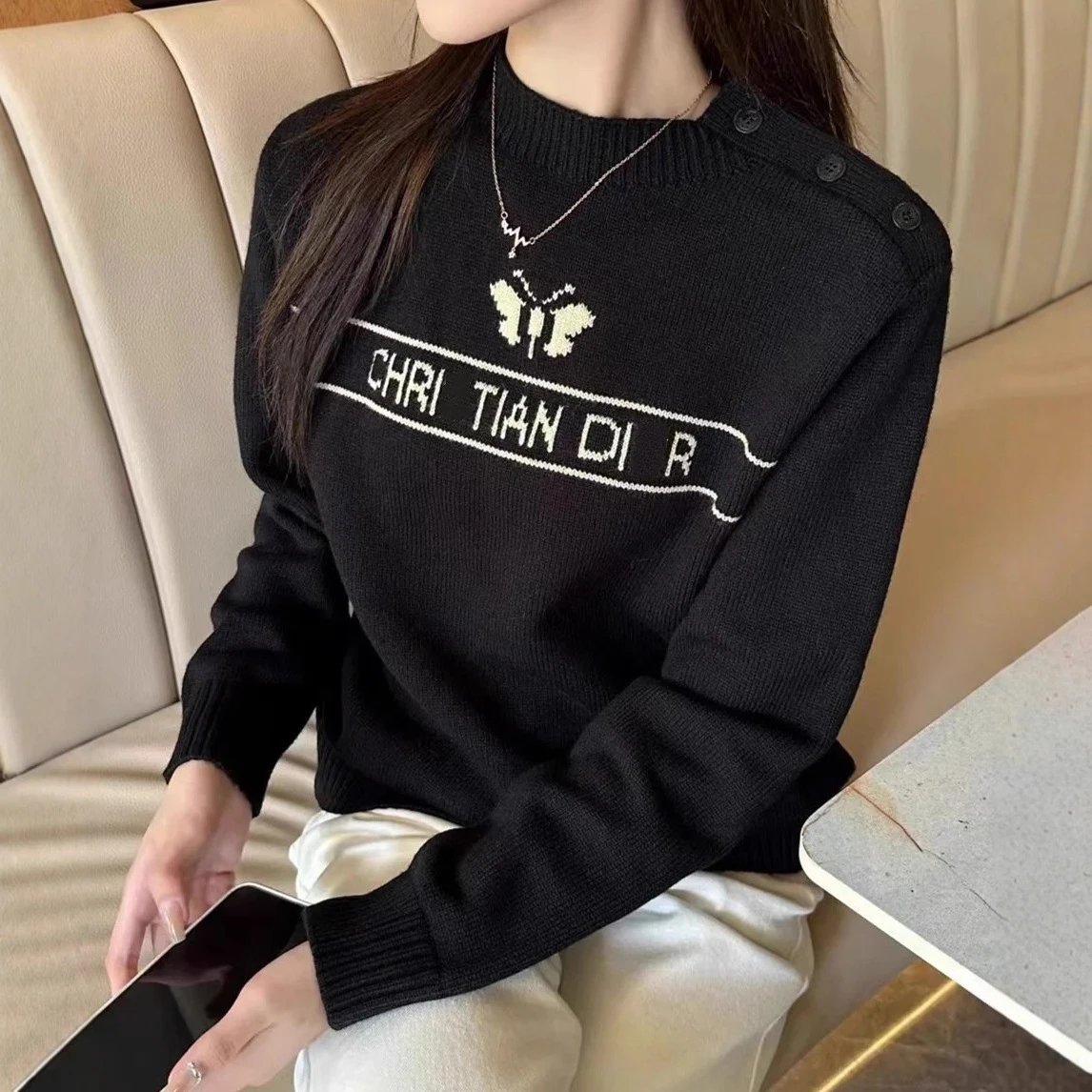 2025 new style Dior CD crewneck slanted shoulder button long sleeve knitwear top men's and women's